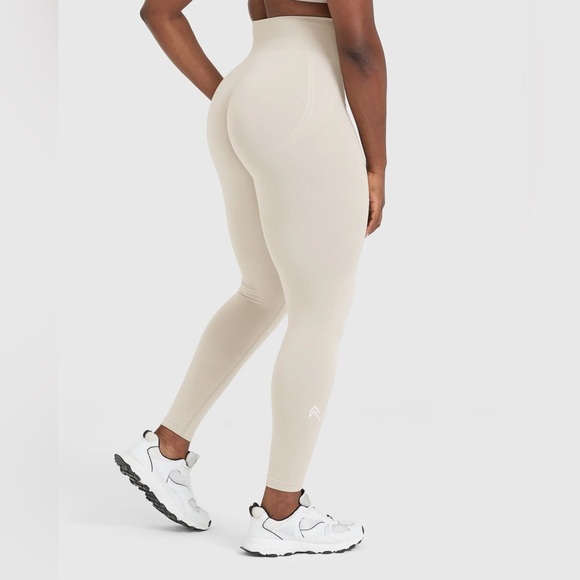 Oner Active Effortless Seamless Leggings | Sand - M - Short - Picture 2 of 5